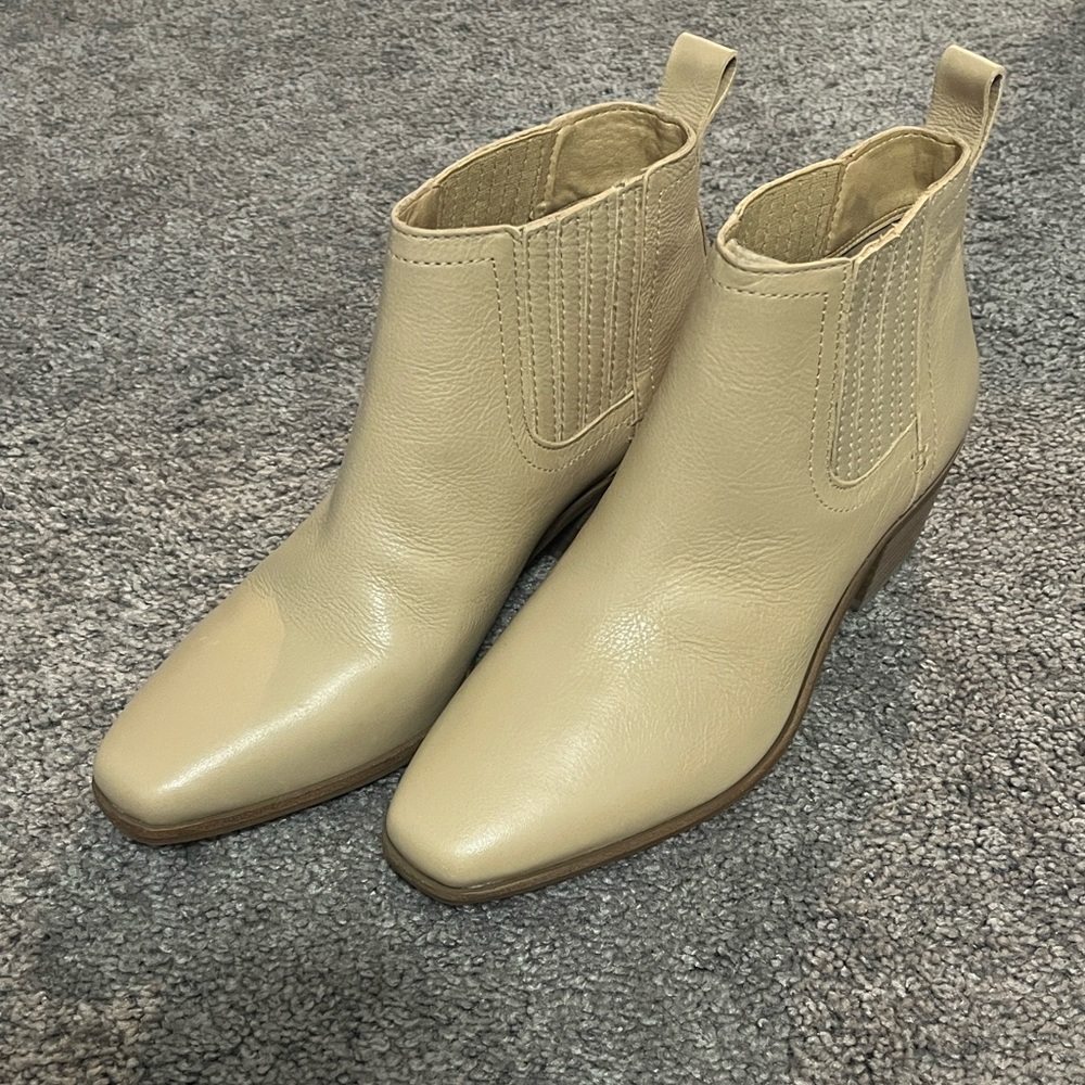 BRAND NEW: Lucky Brand Leather Ankle Booties - Picture 5 of 5